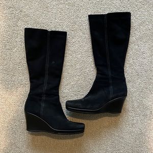 Size 8 1/2 M La Canadienne Black Suede Boots in GREAT condition